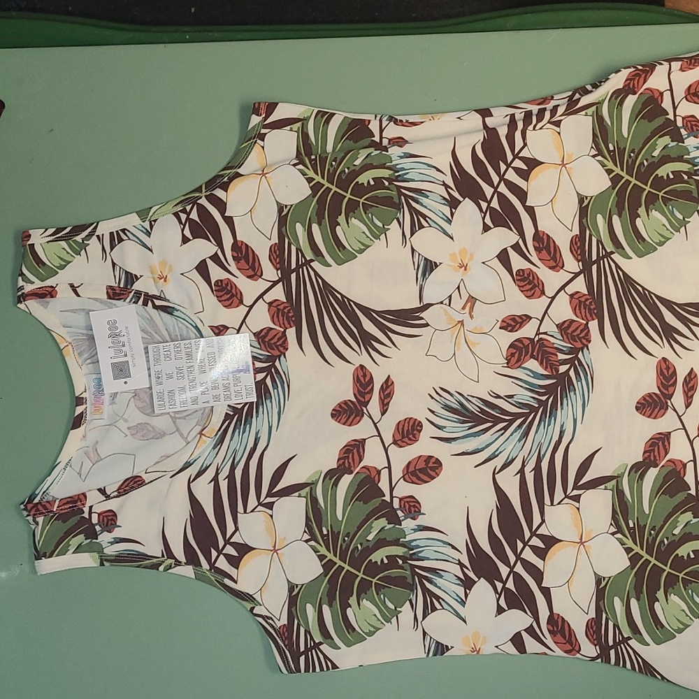 Soft & Light Floral LuLaRoe Tank
